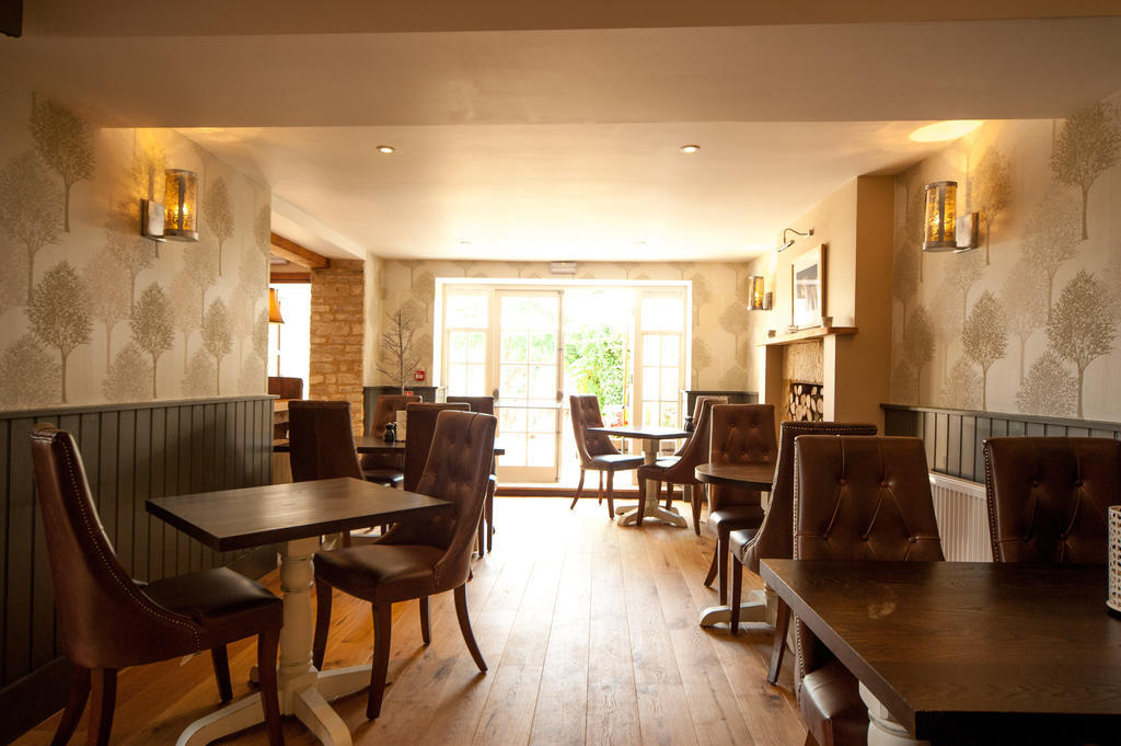 The Wychwood Inn Shipton under Wychwood Dış mekan fotoğraf