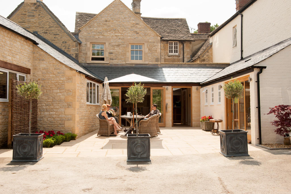 The Wychwood Inn Shipton under Wychwood Dış mekan fotoğraf