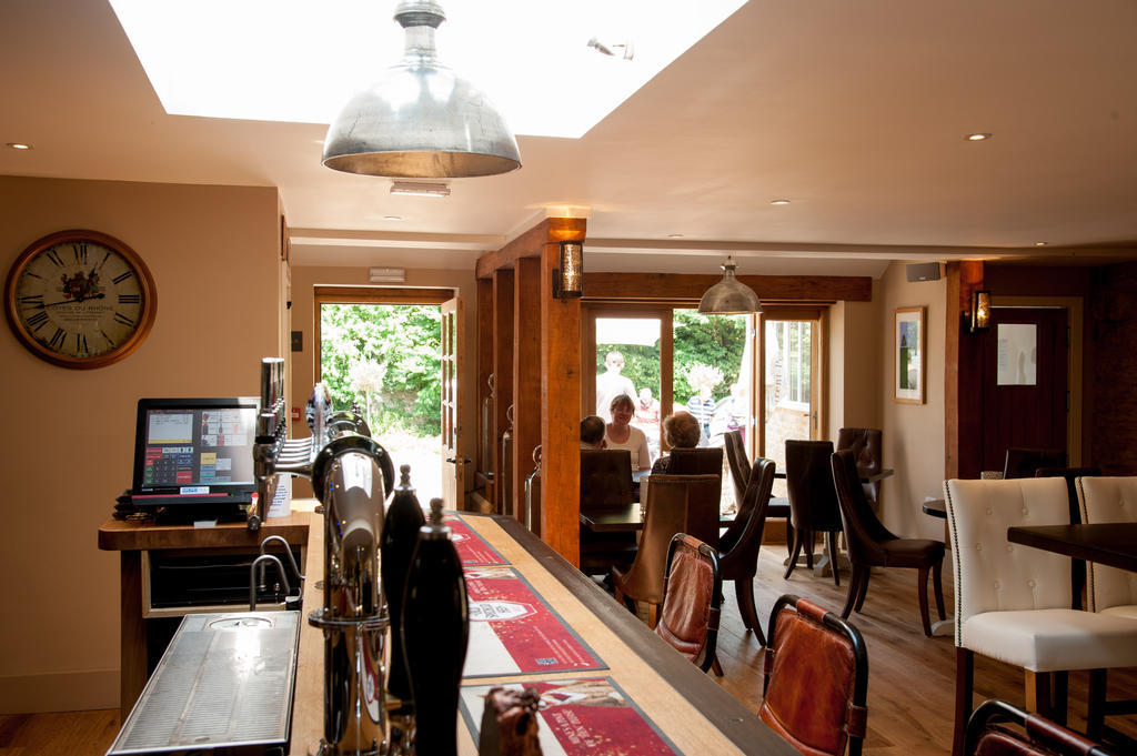 The Wychwood Inn Shipton under Wychwood Dış mekan fotoğraf